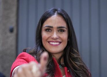 Elecciones 2024: Alessandra Rojo de la Vega, con gran emoción, asiste a votar