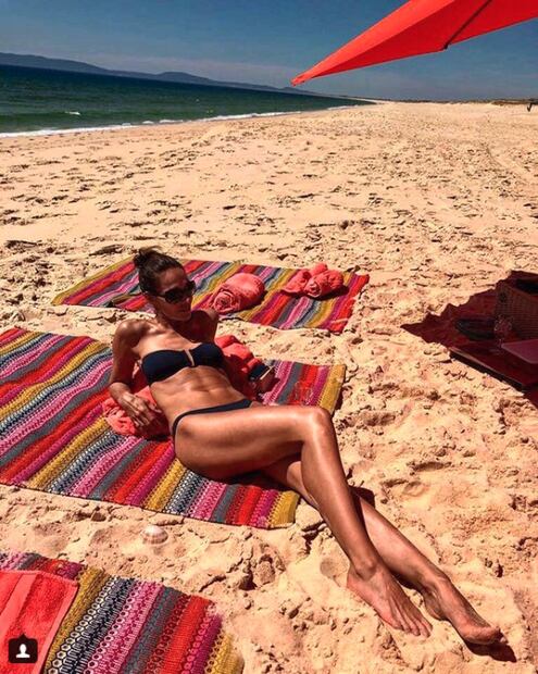 Las divertidas vacaciones de Adriana Abascal en Portugal