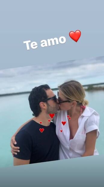 Ludwika Paleta luce impactante figura en sus vacaciones en Bacalar