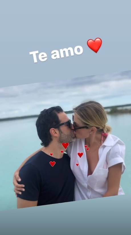 Ludwika Paleta luce impactante figura en sus vacaciones en Bacalar