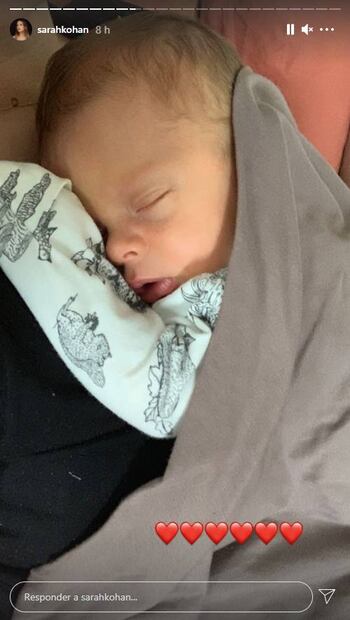 Sarah Kohan, esposa de "Chicharito", celebra los 2 años de Noah con un tierno  álbum de fotos