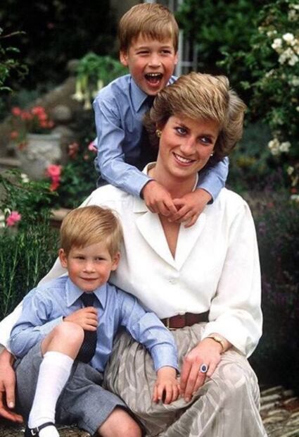 Catalina de Cambridge celebra a las mamás con una foto de Lady Di