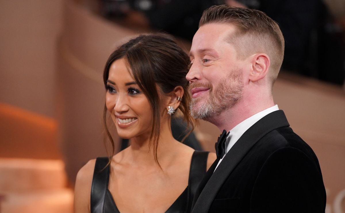 Brenda Song y Macaulay Culkin en los Golden Globes 2026 / Foto: AP