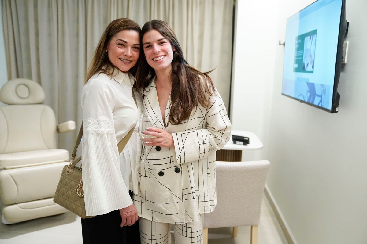Alys y Joanna Livinalli. (Foto: Héptor Arjona)