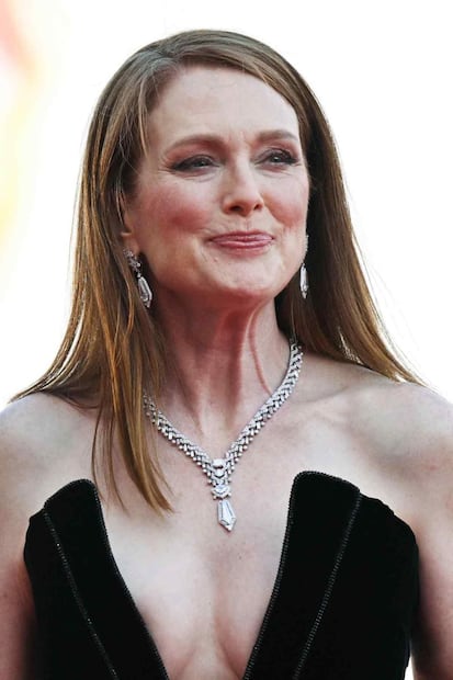 El atrevido escote de Julianne Moore, de Armani Privé, que dejó ver cada centímetro de su piel de porcelana
