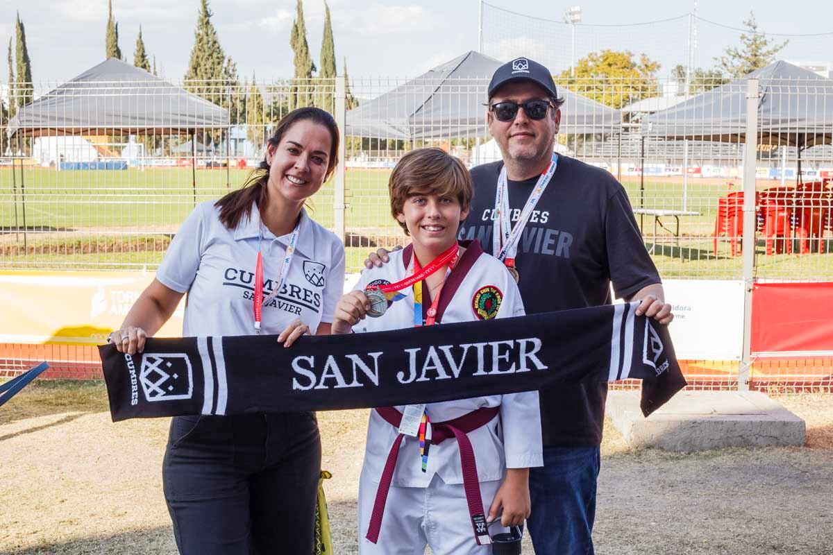 Claudia Gómez, Javier y Guillermo Hernández Urtiz. (Foto: Esteban Torreblanca)