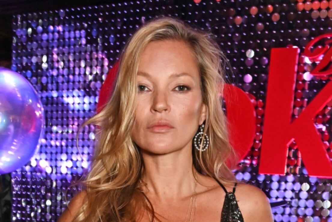El 'naked dress' de Kate Moss que dejó al descubierto su pecho