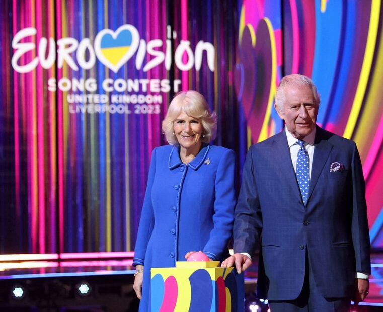 La participación de Carlos III y Camila en Eurovisión provoca memes