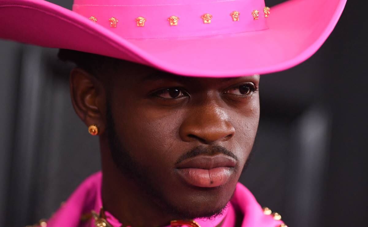 Nike demanda a Lil Nas X por los "tenis con suela de sangre"