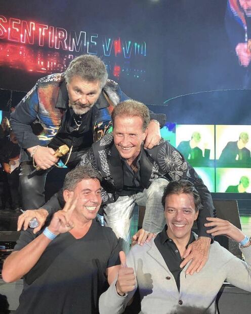 Arturo Elias Ayub y Rodrigo Herrera en el concierto de Mijares y Emmanuel 