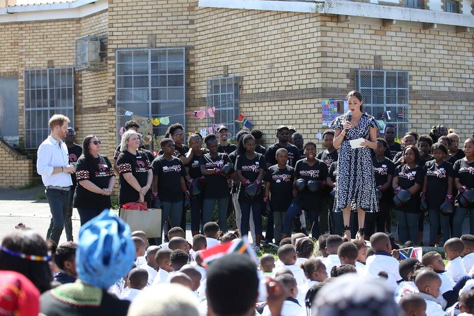 Los mejores momentos de Meghan Markle y el príncipe Harry en su visita a África