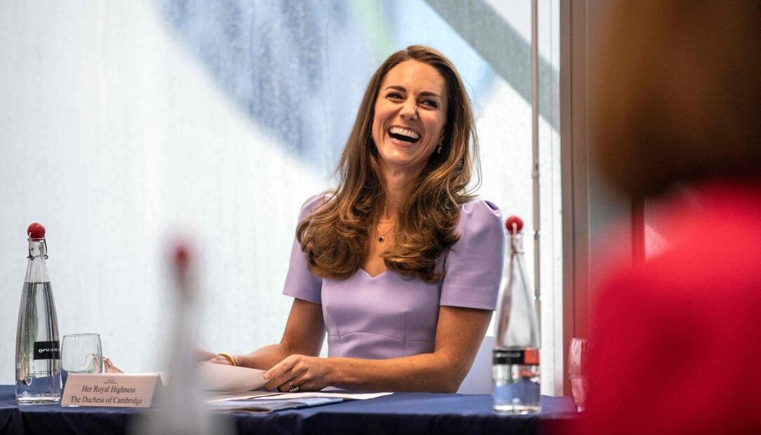El fantástico look de Kate Middleton en un día de lluvia