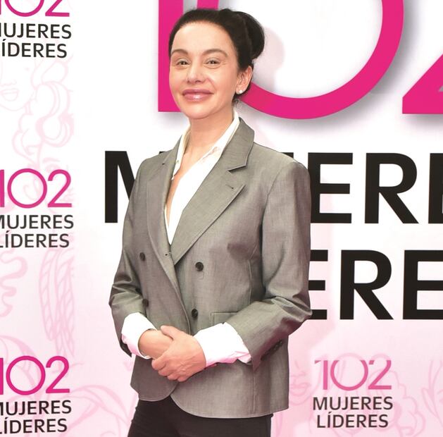 PORTADA: 102 Mujeres Líderes, unidas por la equidad de género