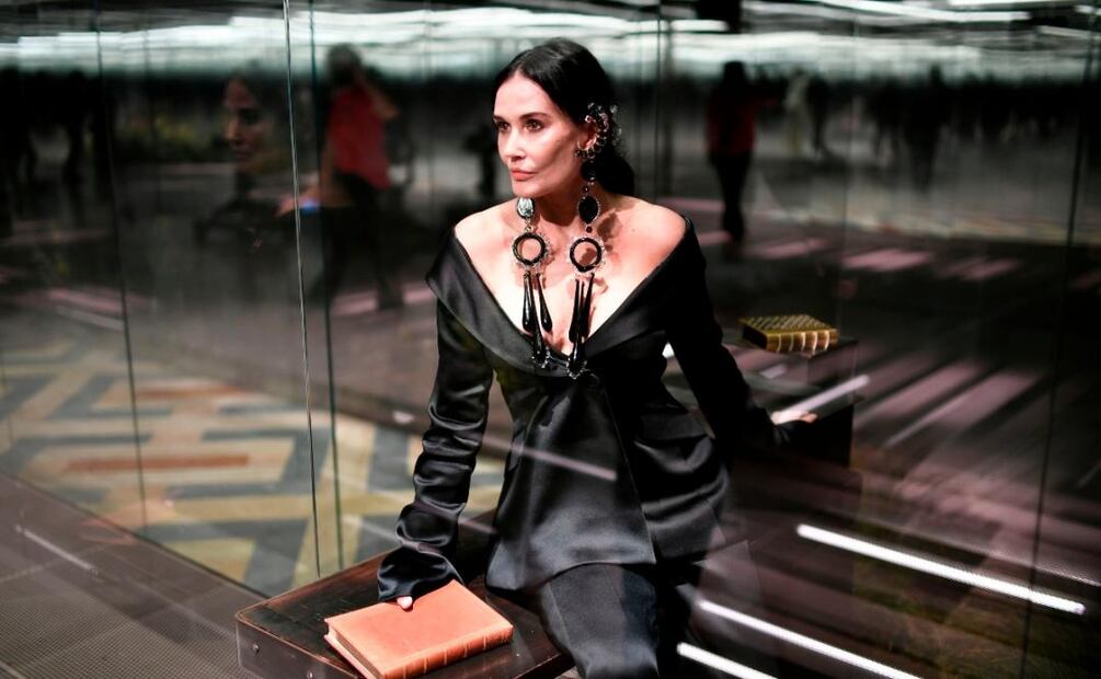 Demi Moore vuelve a impactar en París: pómulos, labios ¿qué se hizo? 