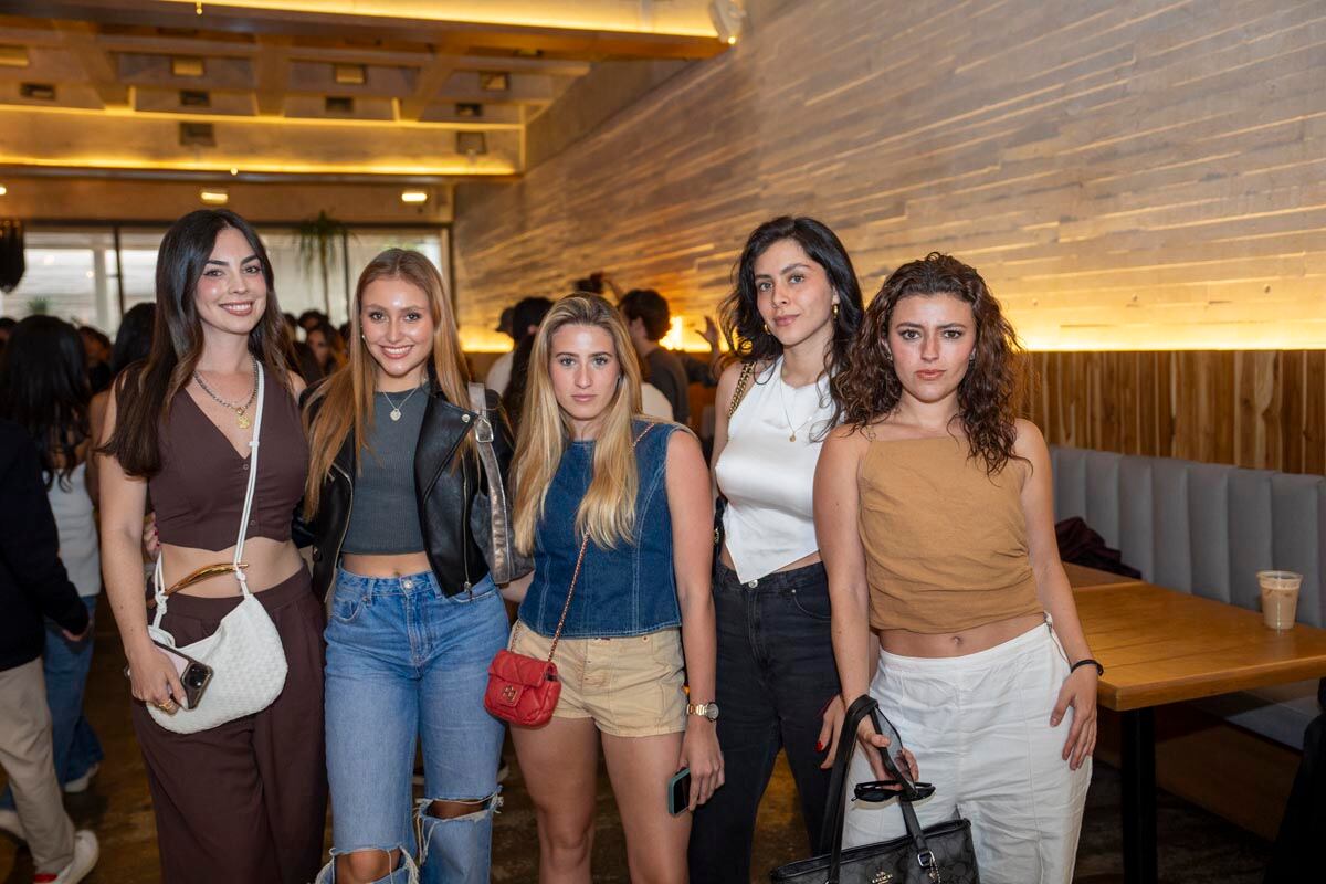 Pau Moral, Isabela Fernández, Isabella Serdán, Montserrat Soriano y Montserrat Arnaiz. (Foto: Héptor Arjona)