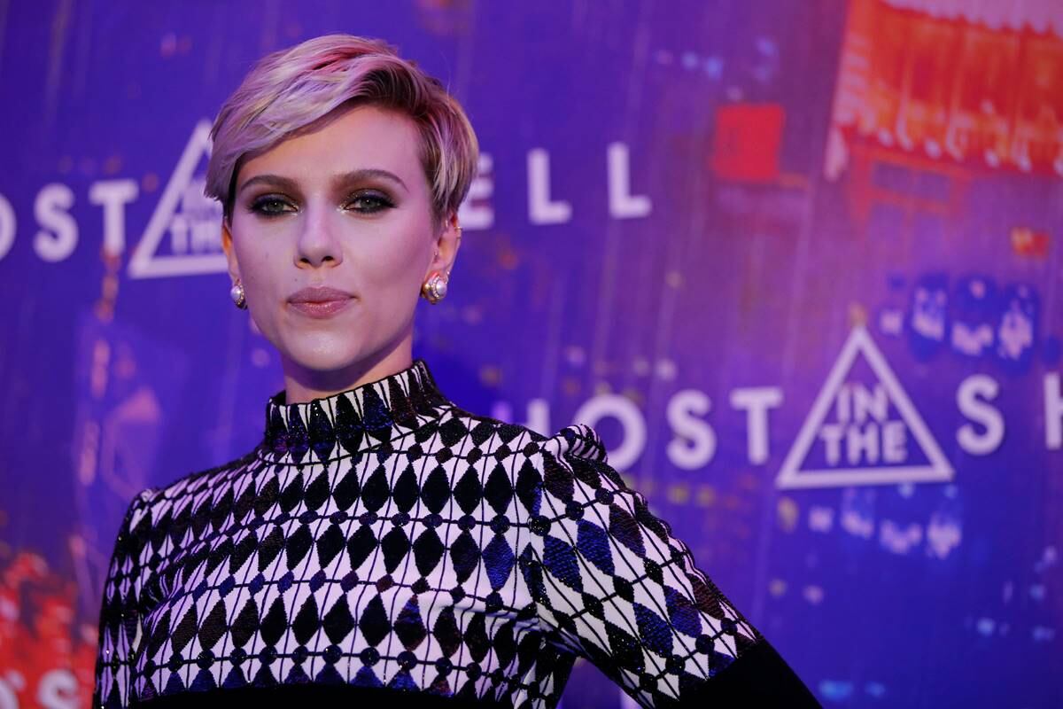 Yuridia, Scarlett Johansson y más celebridades que sufren fobia social