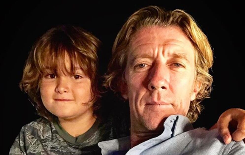 El ex esposo de Paulina Rubio, 'Colate' ya está en España con su hijo para pasar Navidad  