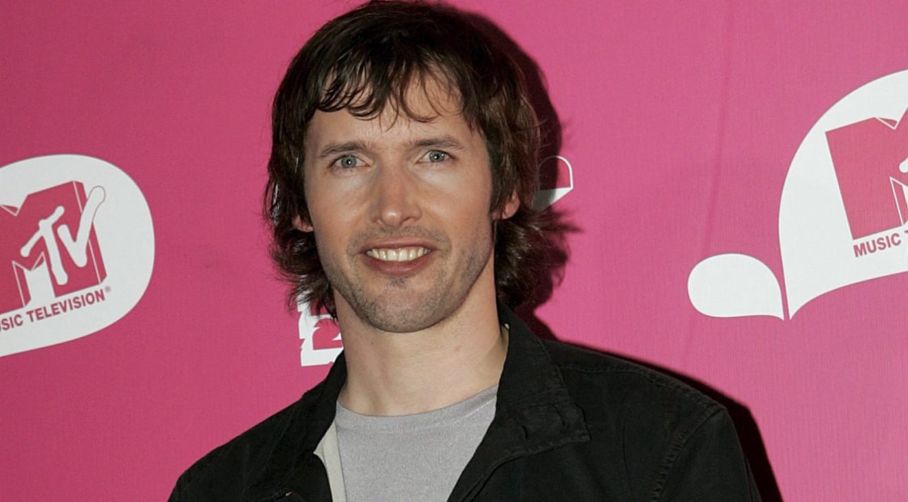 James Blunt confesó que contrajo escorbuto por comer solo carne