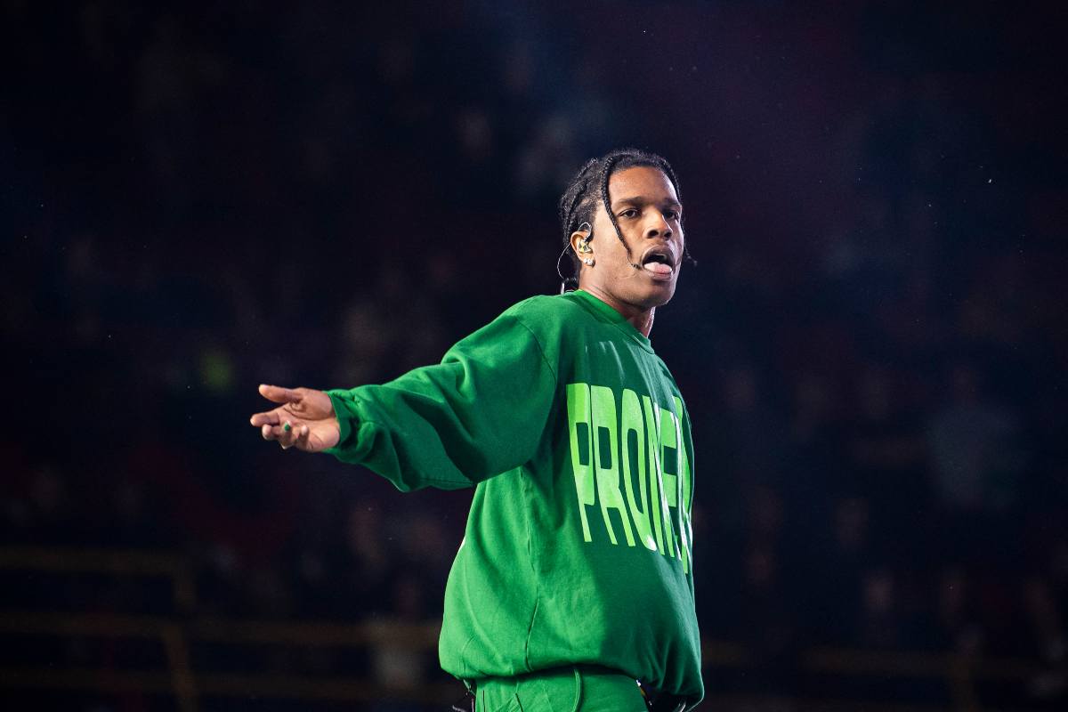 Novio de Rihanna es detenido por disparar contra un hombre
