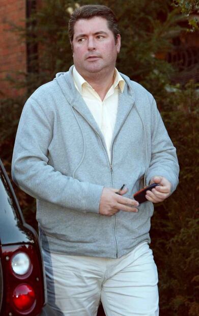 Ex ayudante de Carlos de Gales habría ofrecido a magnate saudí un título a cambio de 2 millones de dólares