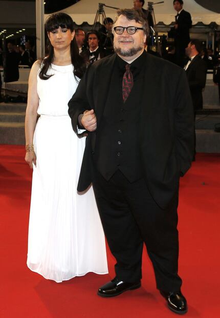 Así fue la historia de amor de más de 30 años de Del Toro y Lorenza Newton