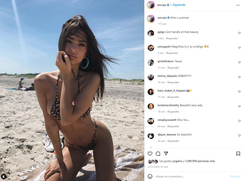 Sofía Rivera Torres modela bajo el sol con mini bikini de Emily Ratajkowski 