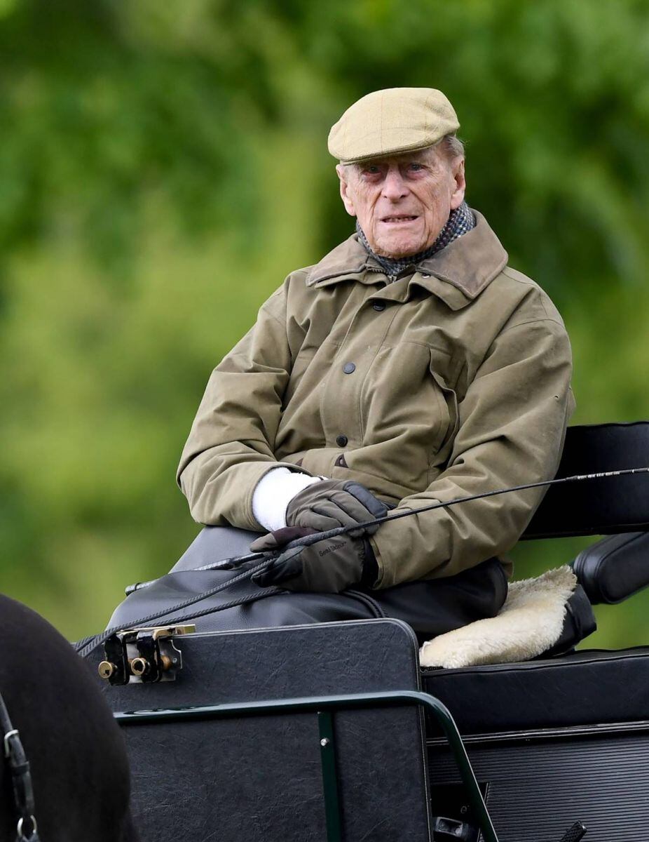 Hospitalizan al duque de Edimburgo, esposo de la reina Isabel II