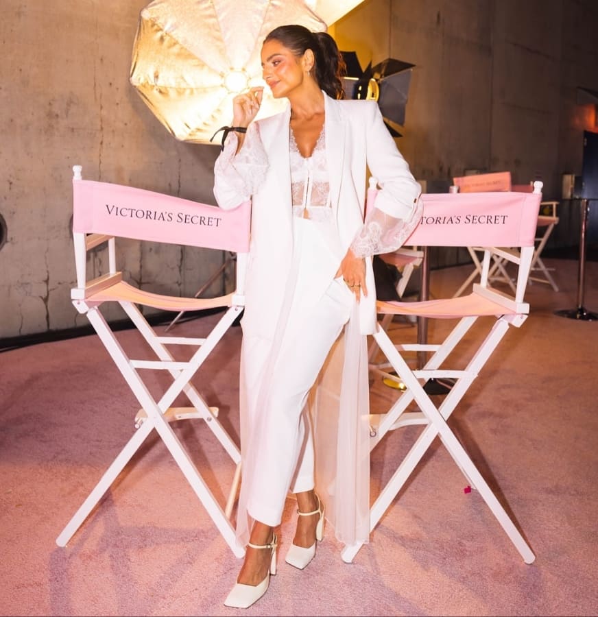 Aislinn Derbez en el Victoria's Secret Fashion Show 2025 / Foto: Instagram