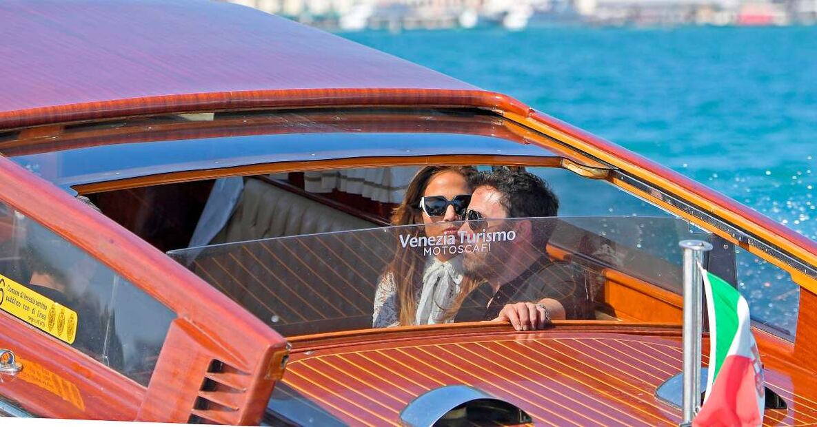 FOTOS: Jennifer Lopez y Ben Affleck llegan al Festival de Cine de Venecia ¡súper enamorados!