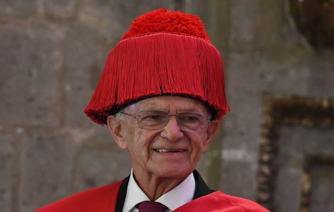 Alfredo Harp Helú reconocido con Doctorado Honoris Causa por el IPN