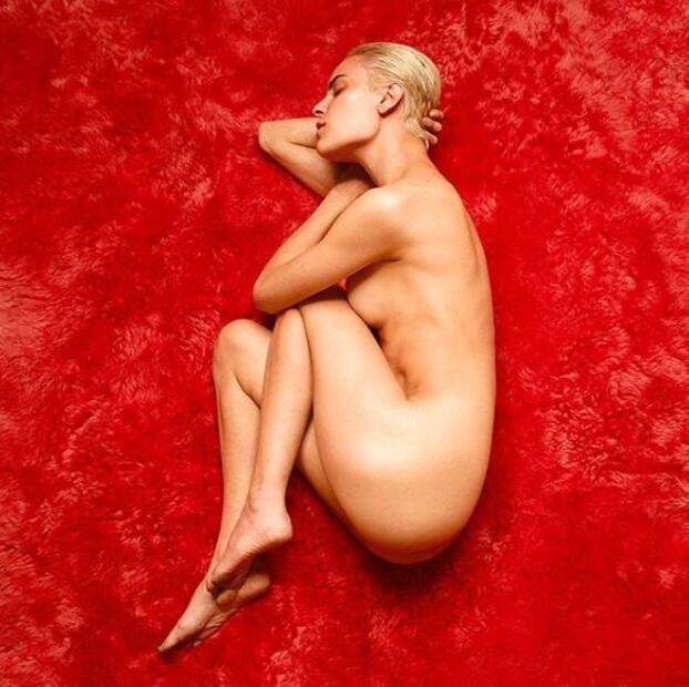 La hija de Demi Moore y Bruce Willis posa desnuda en Instagram