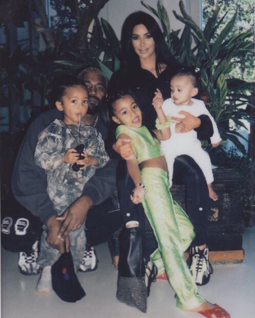 Kim Kardashian presume a su hija por su primera portada de revista