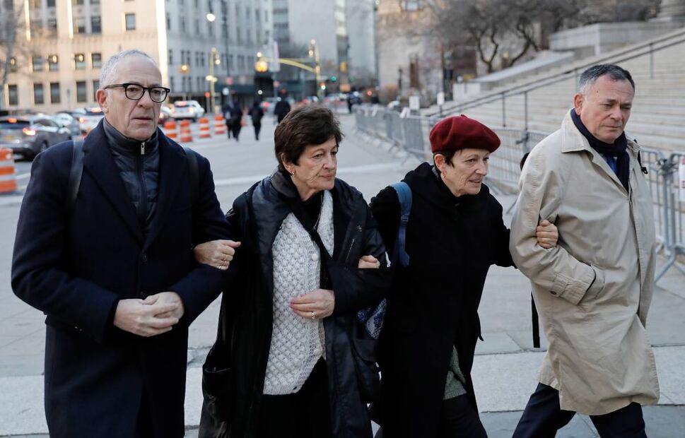 Ghislaine Maxwell, amiga de la realeza, recibe 20 años en prisión por tráfico sexual 