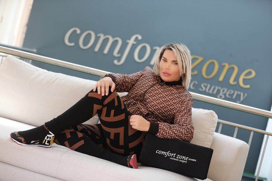 Rodrigo Alves, 'El Ken humano', anuncia que ahora es una 'Barbie' 