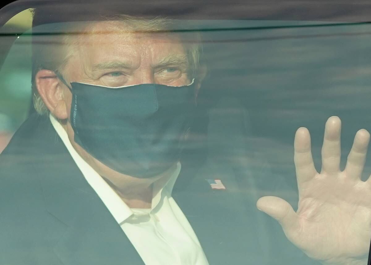 Esperan que Donald Trump deje el hospital este lunes