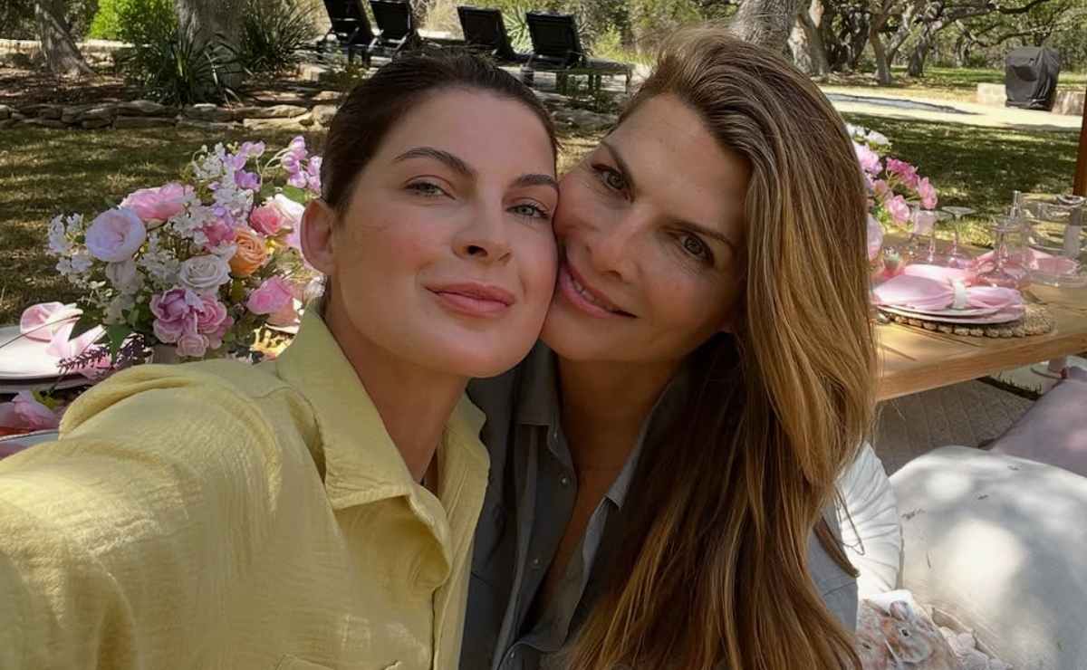 Yaya Kosikova celebra a Montserrat Oliver con bonita sorpresa de cumpleaños