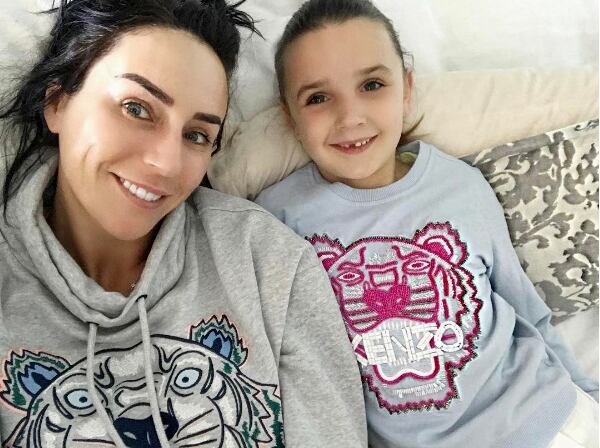 Así se recupera Inés Gómez Mont luego de cirugía en la cabeza