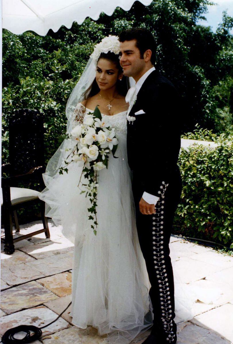 Tienes que ver el video de la primera vez que Eduardo Capetillo le propuso matrimonio a Biby Gaytán