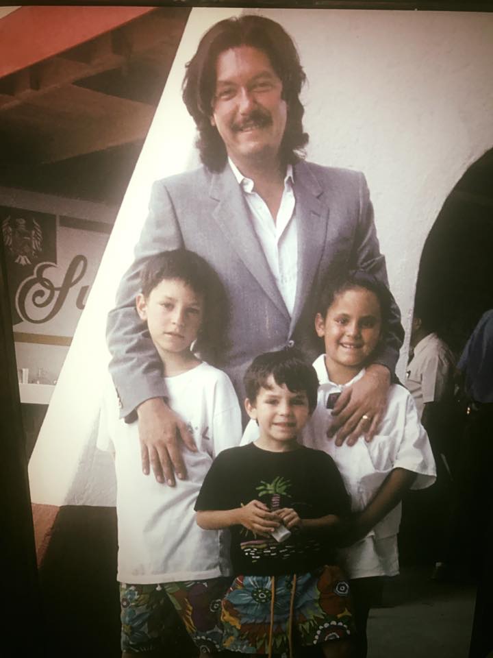 Jorge Hank Rhon realiza su primer publicación como aspirante a gobernador