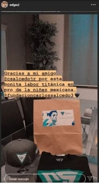 Carlos Salcedo consiente con un regalo a la ex de Christian Nodal 