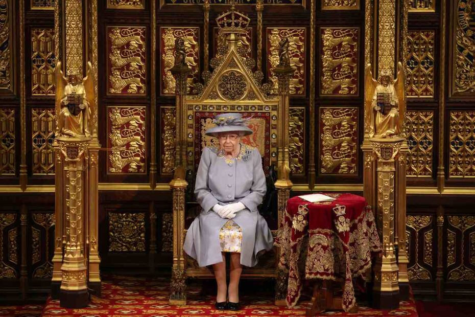 La reina Isabel II anuncia plan para prohibir las terapias de conversión