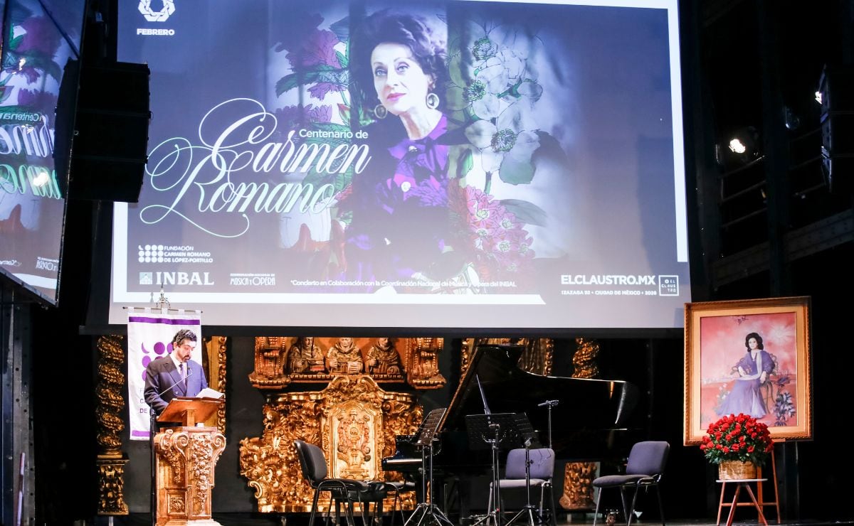 Homenaje a Carmen Romano de López Portillo / Foto: Esteban Torreblanca