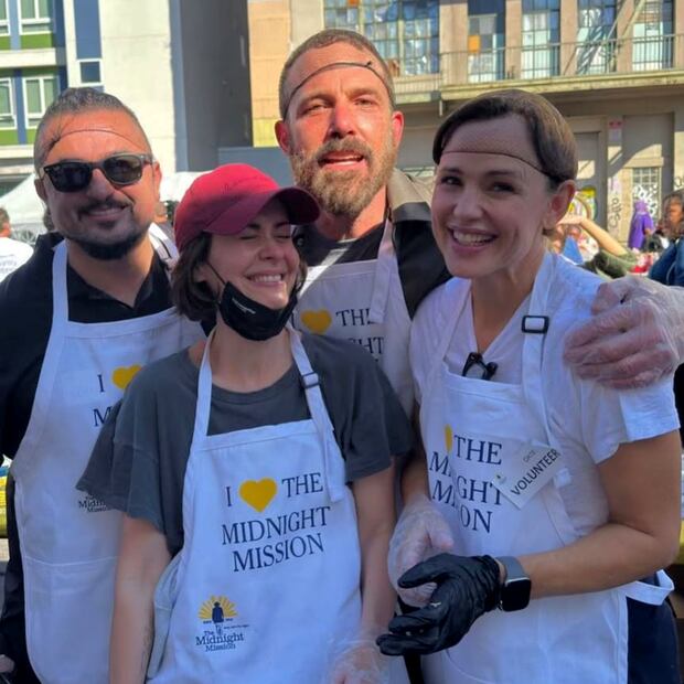 Ben Affleck junto a Jennifer Garner y Sarah Paulson / Foto: Instagram