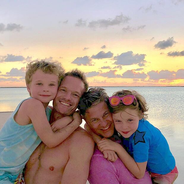 Parejas famosas gay que cumplieron su sueño de ser papás