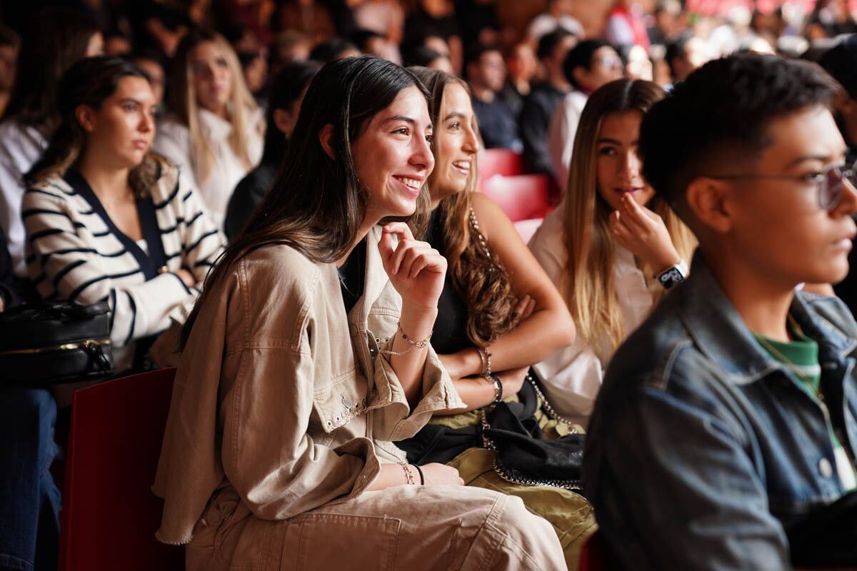Fátima Espinosa y Valeria Márquez. (Foto: Héptor Arjona para VIP)