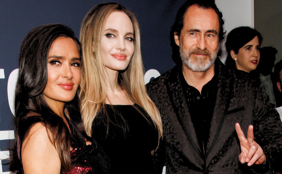 Salma Hayek, Angelina Jolie y Demian Bichir en el Festival Internacional de Cine de Toronto 2024 / Foto: AP