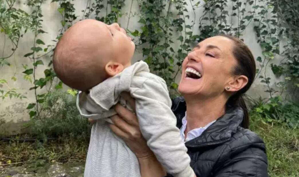 Claudia Sheinbaum y su nieto/ Instagram: @claudia_shein