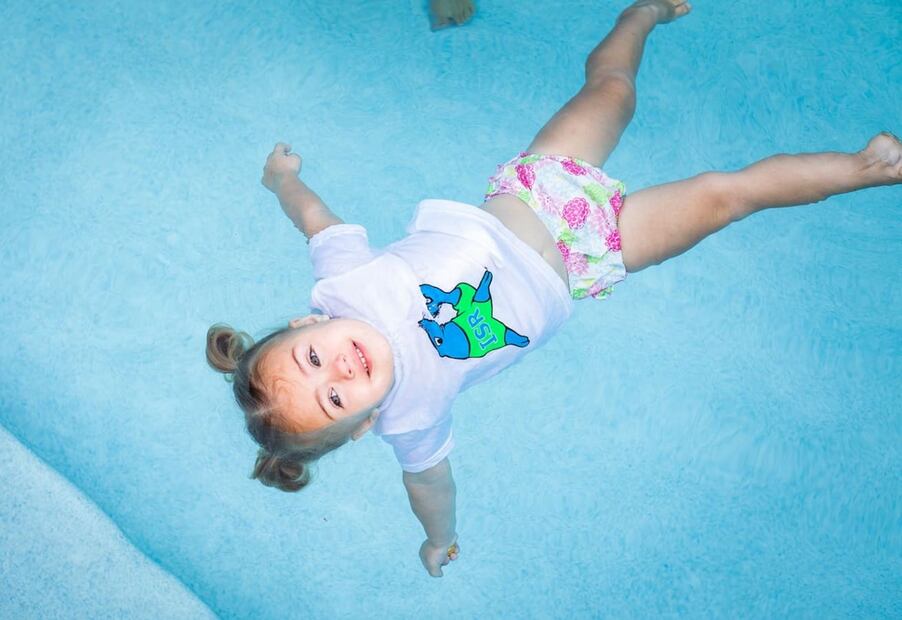 Vive Nadando, la escuela de natación que se preocupa por la seguridad de bebés y niños / Cortesía