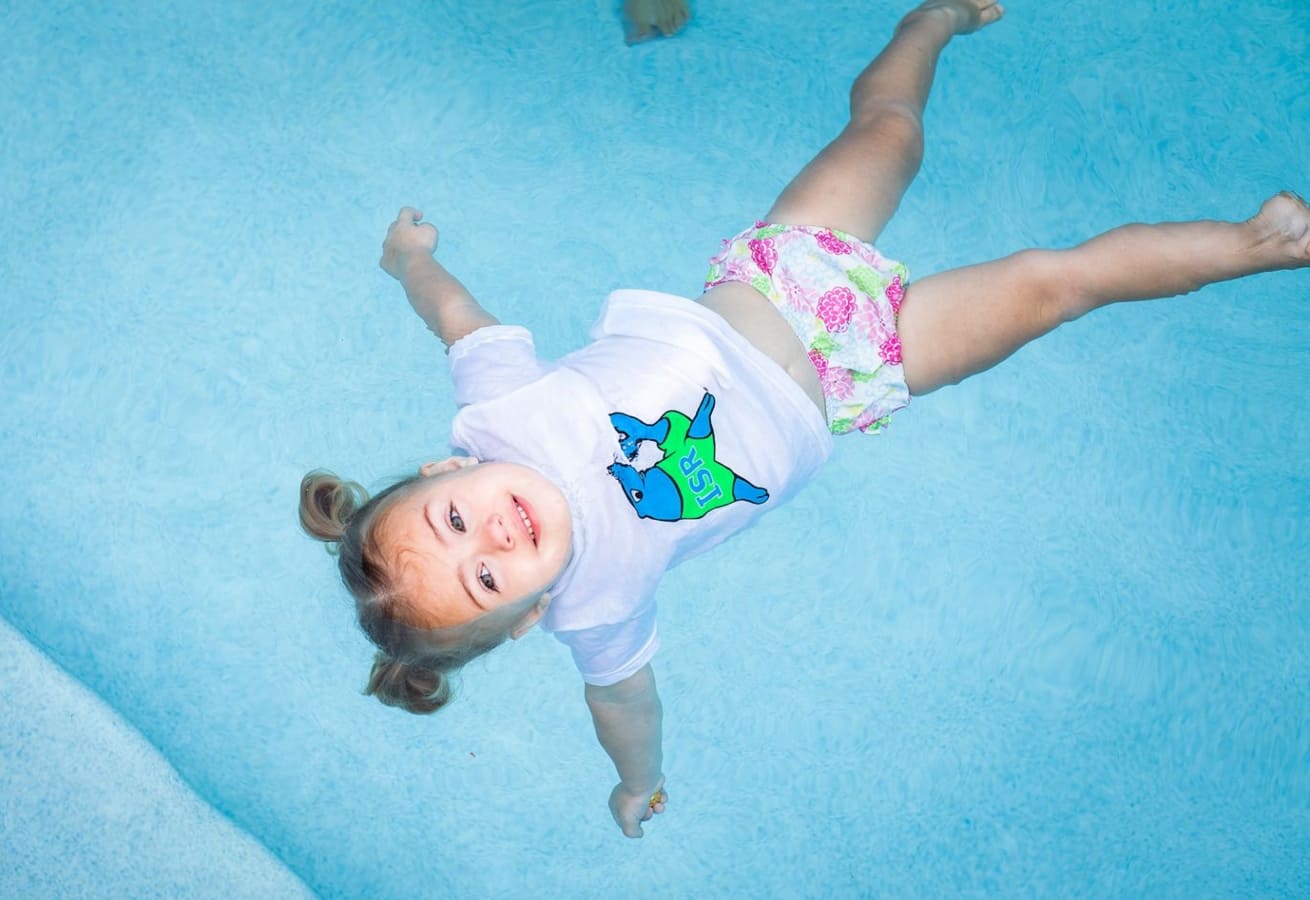 Vive Nadando, la escuela de natación que se preocupa por la seguridad de bebés y niños / Cortesía