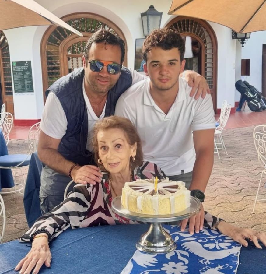 Roberto Slim con su mamá Magdalena Seade Kuri / Foto: Instagram